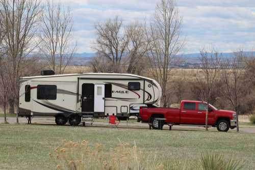 RV fifth wheeler